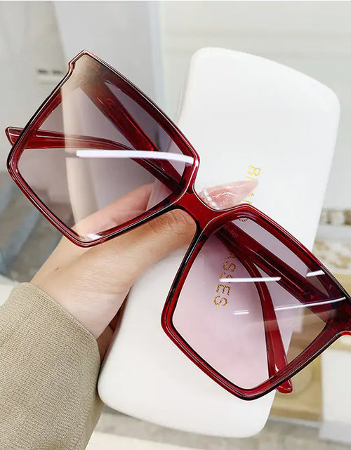 Load image into Gallery viewer, MetroChic Oversized Square Sunglasses
