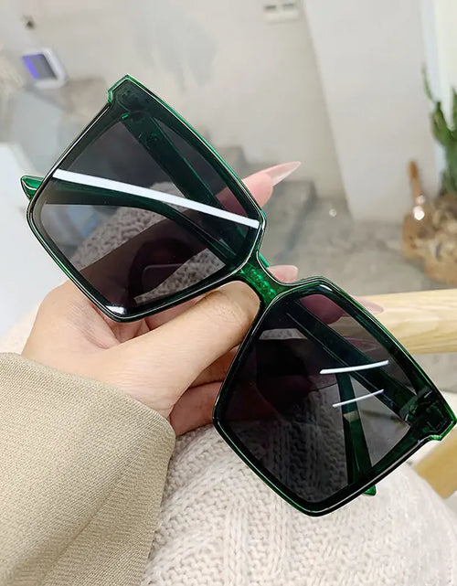 Load image into Gallery viewer, MetroChic Oversized Square Sunglasses
