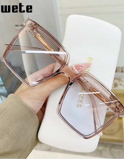 Load image into Gallery viewer, MetroChic Oversized Square Sunglasses
